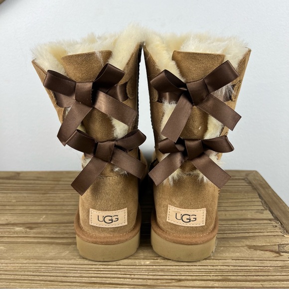 Ugg Bailey Bow Boot in Chestnut - Picture 5 of 10